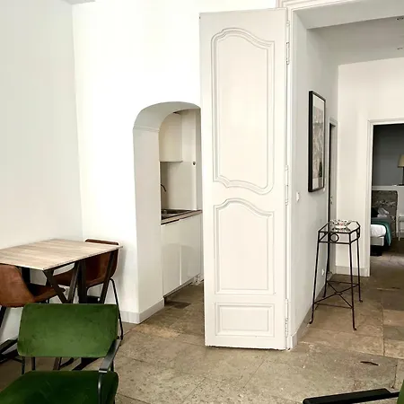 La Canourgue, De Charme ,parking Gratuit *