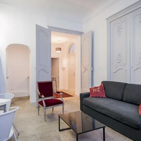 La Canourgue, De Charme ,parking Gratuit * Montpellier