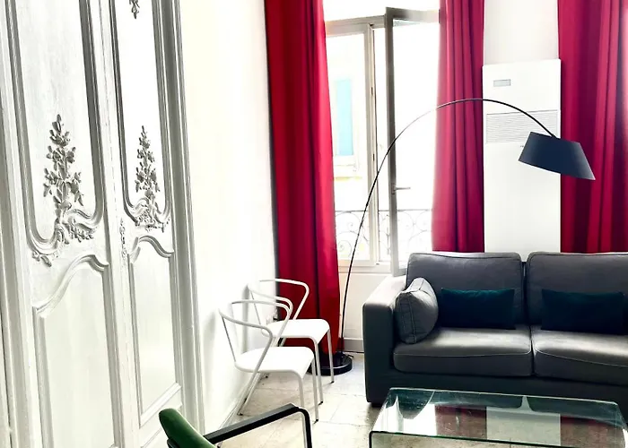 La Canourgue, De Charme ,parking Gratuit Montpellier